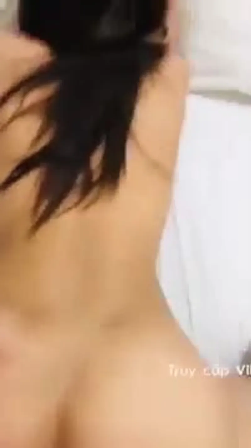 Em dâm lên to khi làm tình chym cong